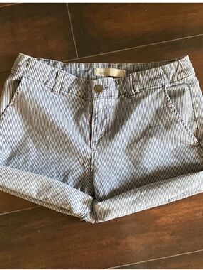 Vince 100% Cotton Grey Railroad Stipe Cuff Shorts Size 26